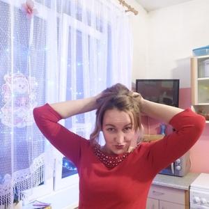 Девушки в Калининграде: Ольга, 42 - ищет парня из Калининграда