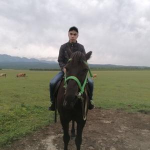 Дмитрий, 22 года, Кырен