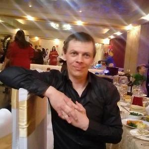 Парни в Томске: Igor, 44 - ищет девушку из Томска