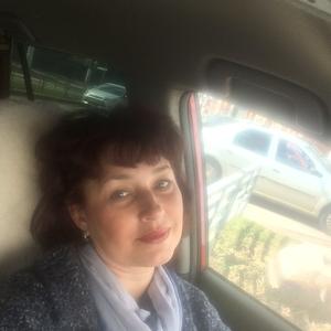Девушки в Твери: Ирина Севостьянова, 53 - ищет парня из Твери