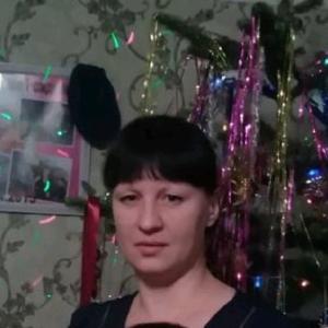 Девушки в Южно-Сахалинске: Оля, 42 - ищет парня из Южно-Сахалинска