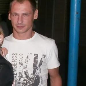 Парни в Новошахтинске: Владимир Михайлов, 37 - ищет девушку из Новошахтинска