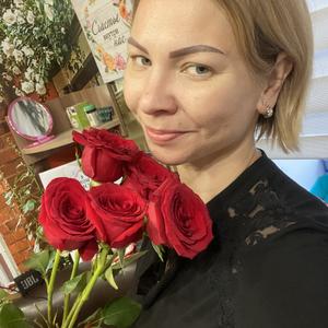 Девушки в Череповце: Ирина, 38 - ищет парня из Череповца