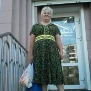 Девушки в Усть-Илимске: Елизавета, 66 - ищет парня из Усть-Илимска