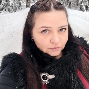 Девушки в Череповце: Алёна, 46 - ищет парня из Череповца