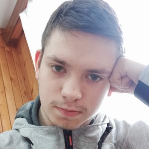 Парни в Череповце: Максим Попов, 19 - ищет девушку из Череповца