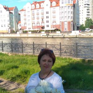 Девушки в Калининграде: Валентина, 58 - ищет парня из Калининграда