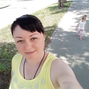 Девушки в Бийске: Ирина, 42 - ищет парня из Бийска