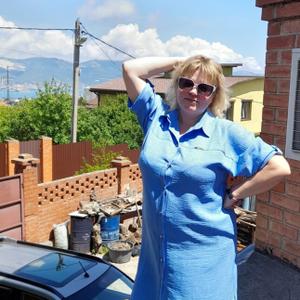Девушки в Новороссийске: Наталья, 46 - ищет парня из Новороссийска