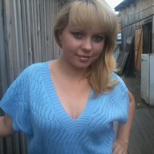 Девушки в Томске: Екатерина, 33 - ищет парня из Томска