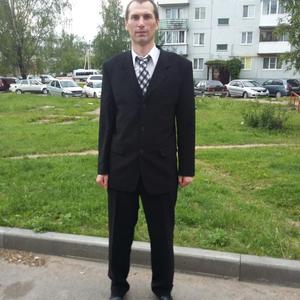Парни в Пскове: Артем, 41 - ищет девушку из Пскова