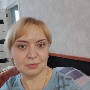 Девушки в Новокузнецке: Юлия, 47 - ищет парня из Новокузнецка