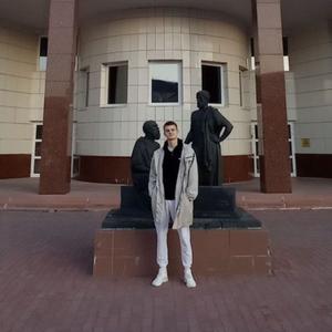 Парни в Сургуте (Ханты-Мансийский АО): Ярослав, 19 - ищет девушку из Сургута (Ханты-Мансийский АО)