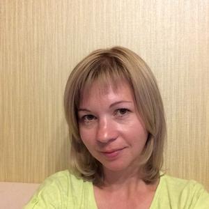 Девушки в Солнечногорске: Ирина, 46 - ищет парня из Солнечногорска