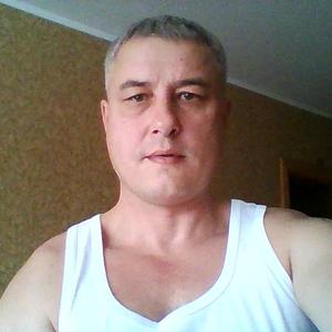 Виталя, 48 лет, Оренбург
