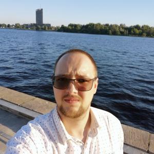 Парни в Риге: Артём, 34 - ищет девушку из Риги
