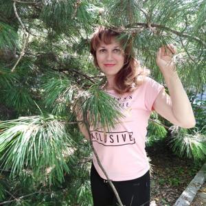 Девушки в Новосибирске: Лариса, 47 - ищет парня из Новосибирска