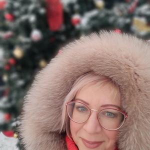 Девушки в Новокузнецке: Алина Светличная, 48 - ищет парня из Новокузнецка