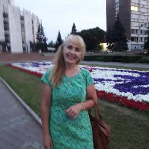 Девушки в Челябинске: Елена, 61 - ищет парня из Челябинска