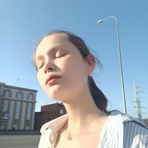 Девушки в Челябинске: Лина, 19 - ищет парня из Челябинска