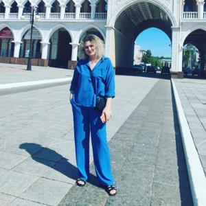 Девушки в Тольятти: Карина, 48 - ищет парня из Тольятти