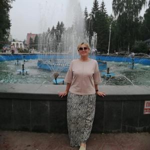 Девушки в Екатеринбурге: Елена, 57 - ищет парня из Екатеринбурга
