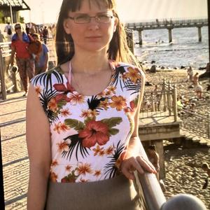 Девушки в Калининграде: Надя, 44 - ищет парня из Калининграда