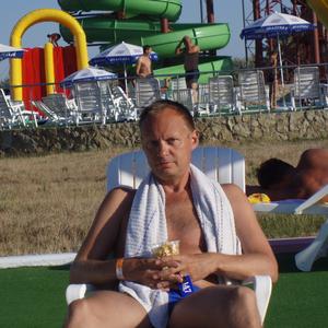 Олег, 59 лет, Ейск