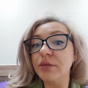 Девушки в Смоленске: Дарья, 42 - ищет парня из Смоленска
