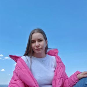 Девушки в Владивостоке: Екатерина, 23 - ищет парня из Владивостока