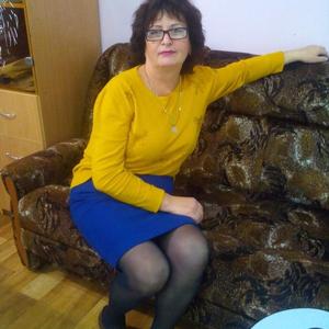 Девушки в Нижний Новгороде: Елена, 67 - ищет парня из Нижний Новгорода
