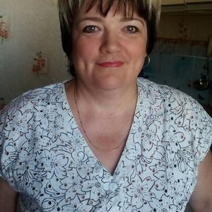 Девушки в Пскове: Татьяна, 53 - ищет парня из Пскова