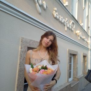 Девушки в Саратове: Kristina, 18 - ищет парня из Саратова