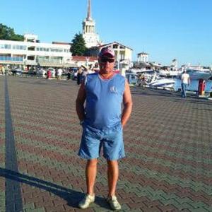 Парни в Саратове: Андрей, 67 - ищет девушку из Саратова