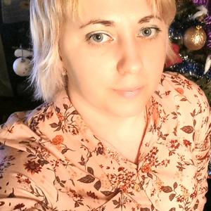 Девушки в Вологде: Ирина, 42 - ищет парня из Вологды