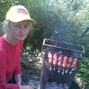 Девушки в Смоленске: Ирина, 67 - ищет парня из Смоленска