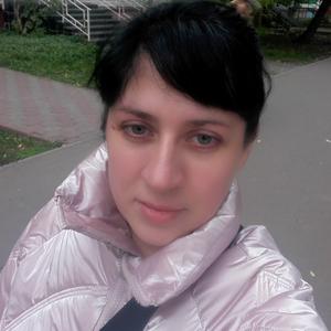 Девушки в Омске: Оксана, 40 - ищет парня из Омска