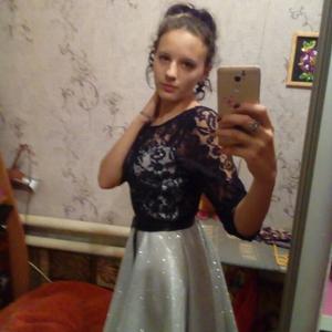 Девушки в Саратове: Алина, 23 - ищет парня из Саратова