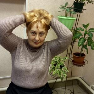 Девушки в Новосибирске: Ирина, 58 - ищет парня из Новосибирска