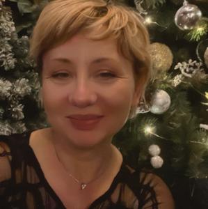 Девушки в Саратове: Юлия, 48 - ищет парня из Саратова