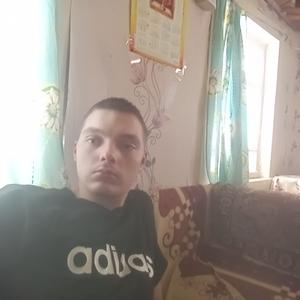 Парни в Череповце: Георгий, 22 - ищет девушку из Череповца
