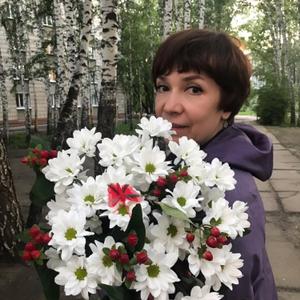 Девушки в Томске: Света, 58 - ищет парня из Томска