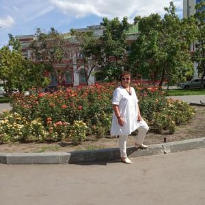 Девушки в Саратове: Людмила, 64 - ищет парня из Саратова