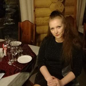 Девушки в Петрозаводске: Елена Поветкина, 51 - ищет парня из Петрозаводска
