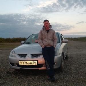 Парни в Томске: Павел, 33 - ищет девушку из Томска