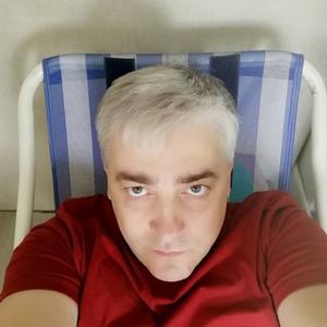 Парни в Гатчине: Bogdan, 43 - ищет девушку из Гатчины