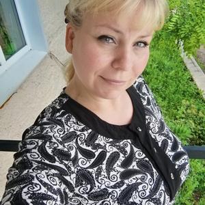 Девушки в Саратове: Надежда Александровна, 43 - ищет парня из Саратова