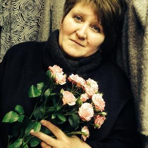 Девушки в Наро-Фоминске: Ксения, 55 - ищет парня из Наро-Фоминска