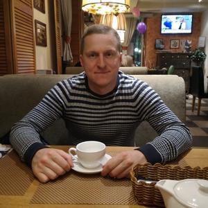 Парни в Пскове: Ярослав, 43 - ищет девушку из Пскова