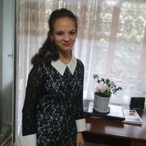 Девушки в Калининске: Алёна, 22 - ищет парня из Калининска